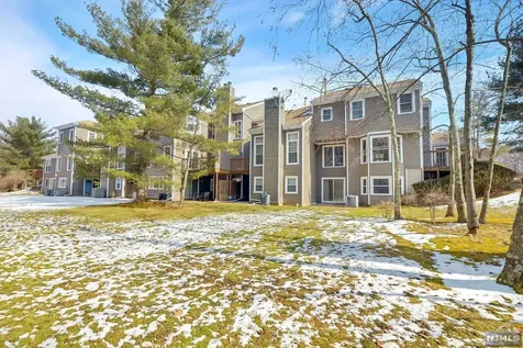 153 Oldwoods Court Mahwah NJ 07430