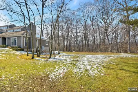 153 Oldwoods Court Mahwah NJ 07430