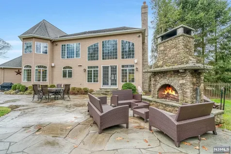 100 Valley Road Allendale NJ 07401