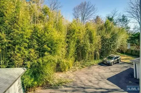 2 Huyler Avenue Tenafly NJ 07670