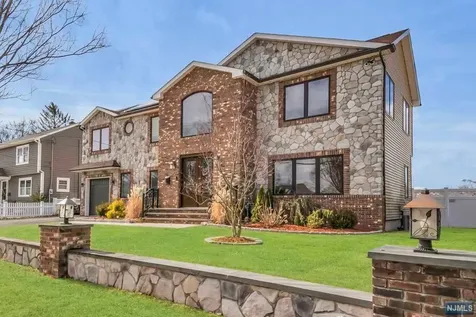 533 Green Valley Road Paramus NJ 07652