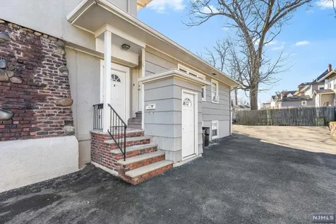 105 Centre Street Nutley NJ 07110