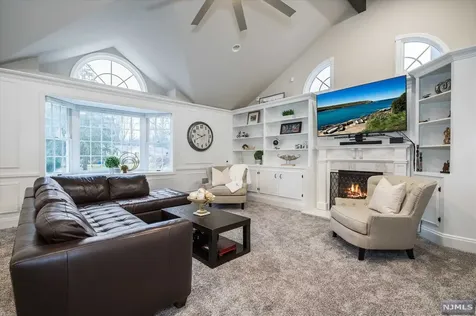 11 Riverview Lane Ho-ho-kus NJ 07423