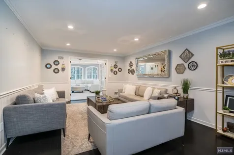 11 Riverview Lane Ho-ho-kus NJ 07423