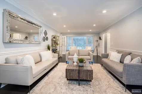 11 Riverview Lane Ho-ho-kus NJ 07423