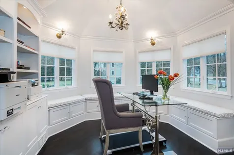 11 Riverview Lane Ho-ho-kus NJ 07423