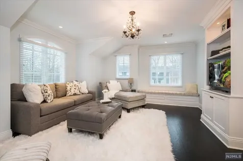 11 Riverview Lane Ho-ho-kus NJ 07423