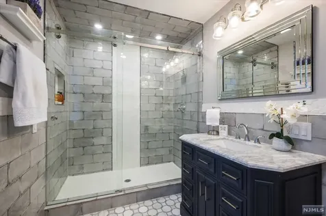 11 Riverview Lane Ho-ho-kus NJ 07423
