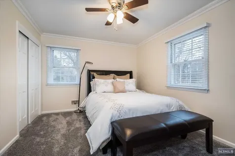 11 Riverview Lane Ho-ho-kus NJ 07423