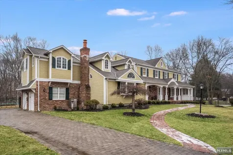 11 Riverview Lane Ho-ho-kus NJ 07423