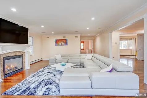 70 Woodcrest Drive Woodcliff Lake NJ 07677