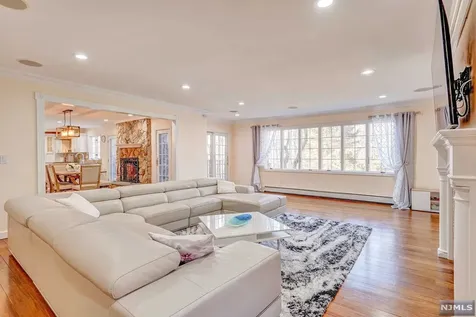 70 Woodcrest Drive Woodcliff Lake NJ 07677