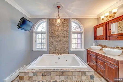70 Woodcrest Drive Woodcliff Lake NJ 07677