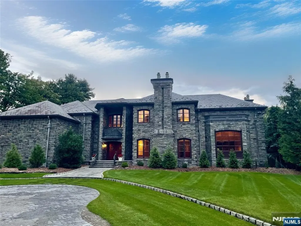 64 Stony Ridge Road Saddle River NJ 07458