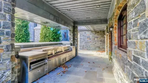 64 Stony Ridge Road Saddle River NJ 07458