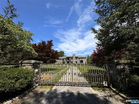 64 Stony Ridge Road Saddle River NJ 07458
