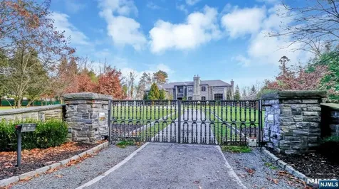 64 Stony Ridge Road Saddle River NJ 07458