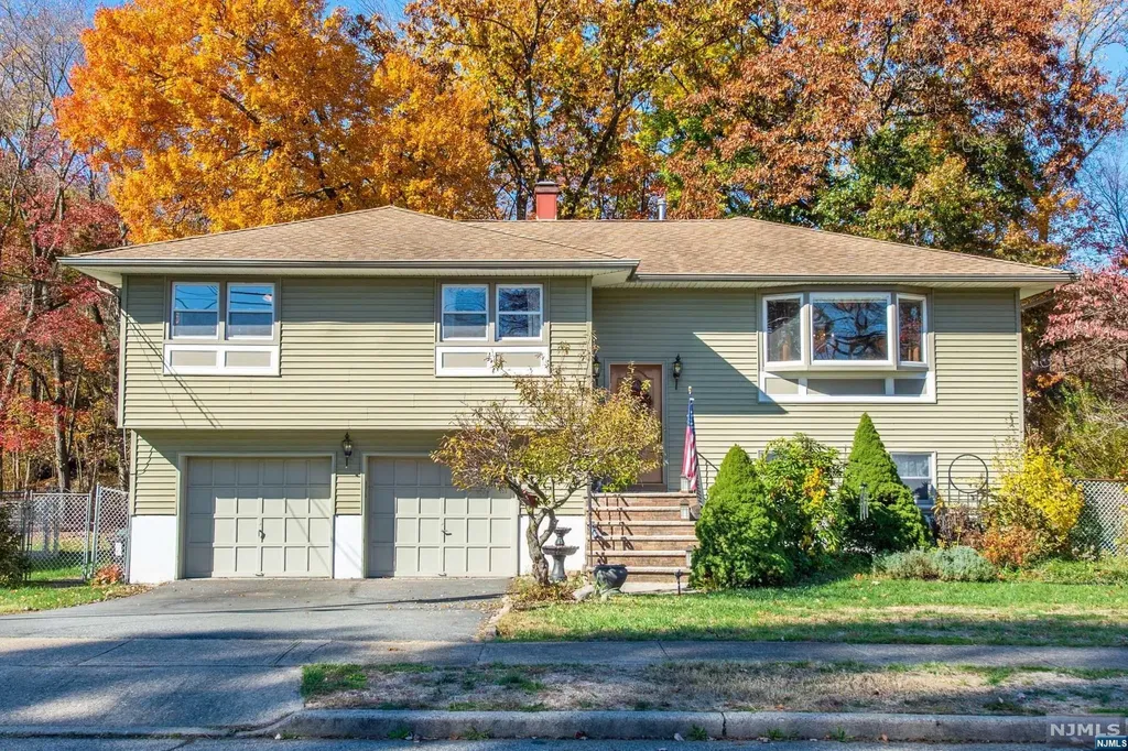 55 Charles Street Bloomingdale NJ 07403