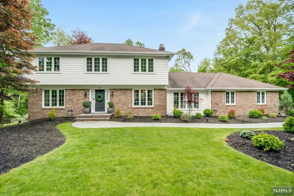 717 Natures Way Franklin Lakes NJ 07417