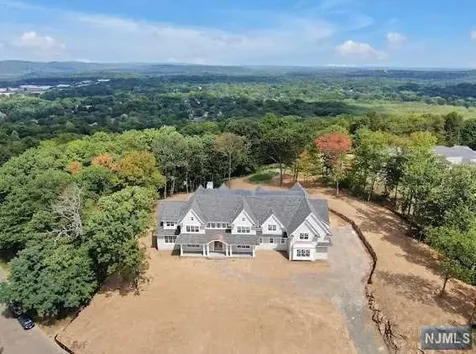 5 Shinnecock Trail Franklin Lakes NJ 07417