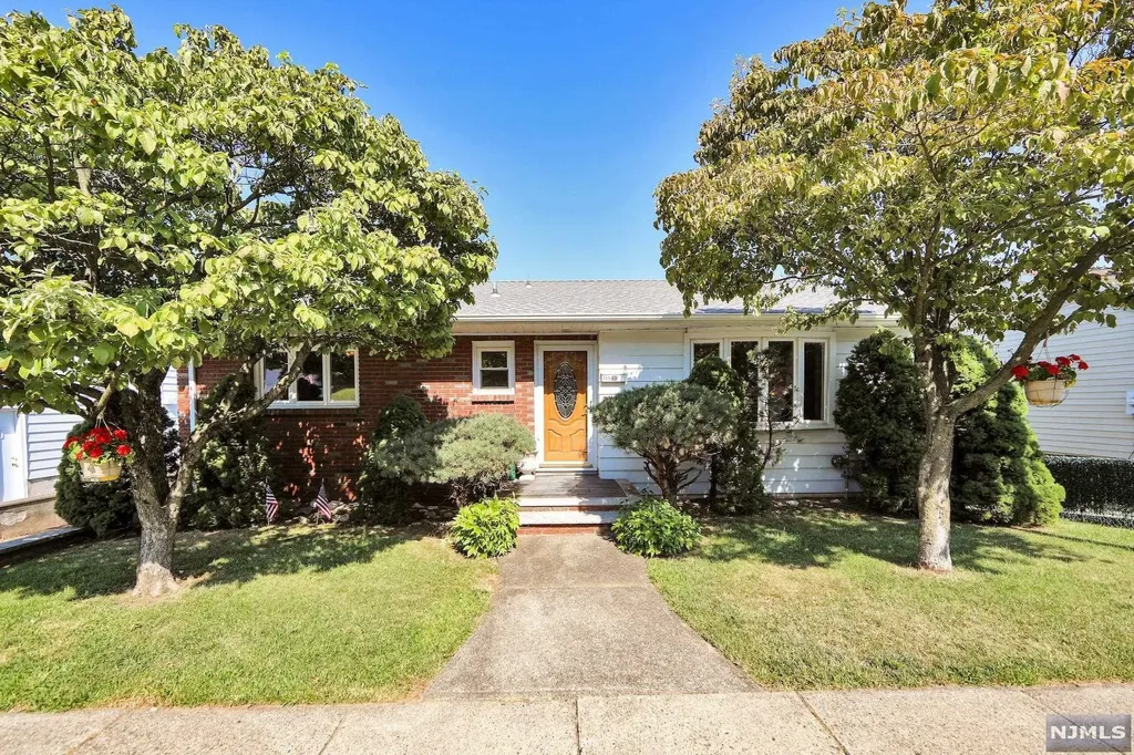 269 Dewey Avenue Totowa NJ 07512