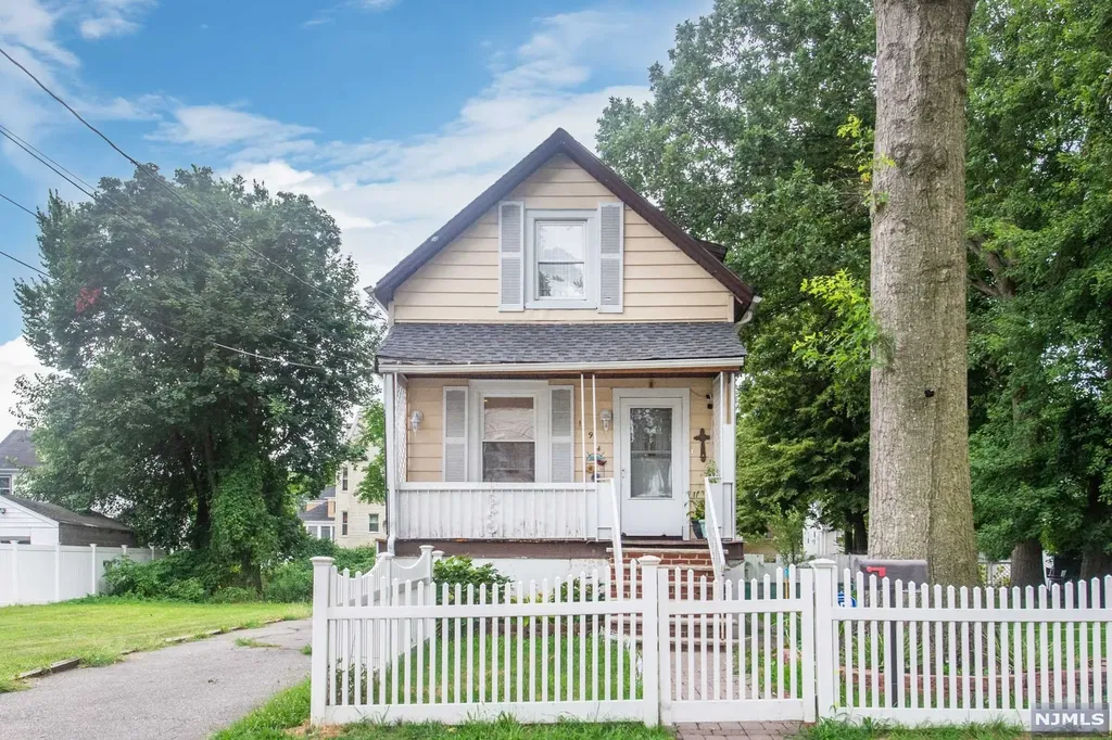 194 3rd Street Englewood NJ 07631