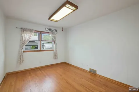 14 Parallel Street Nutley NJ 07110