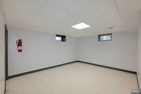 14 Parallel Street Nutley NJ 07110