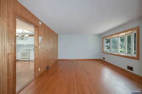 14 Parallel Street Nutley NJ 07110