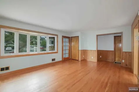 14 Parallel Street Nutley NJ 07110