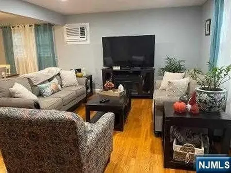 10 Philip Avenue Elmwood Park NJ 07407