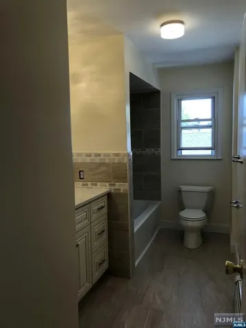 10 Philip Avenue Elmwood Park NJ 07407