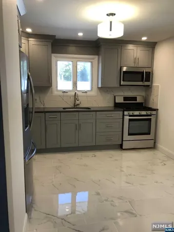 10 Philip Avenue Elmwood Park NJ 07407