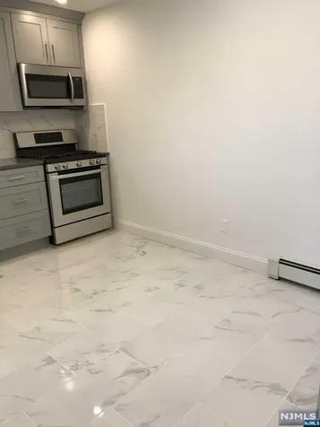 10 Philip Avenue Elmwood Park NJ 07407