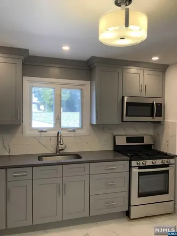 10 Philip Avenue Elmwood Park NJ 07407