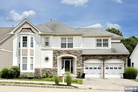 40 Overlook Ridge Oakland NJ 07436