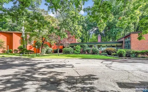 156 Forest Avenue Paramus NJ 07652