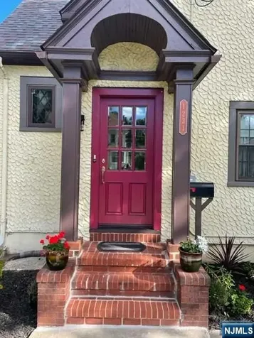 1231 Alicia Avenue Teaneck NJ 07666