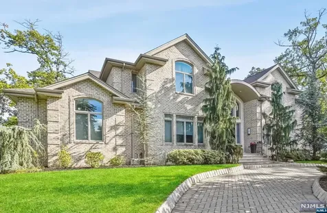 553 Summit Street Englewood Cliffs NJ 07632