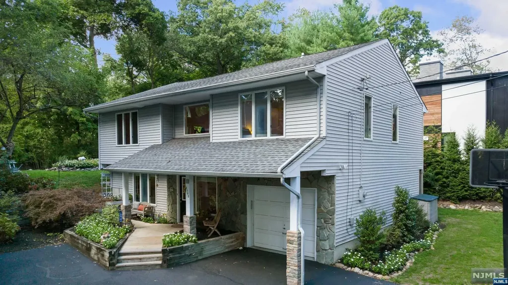 378B N Monroe Street Ridgewood NJ 07450