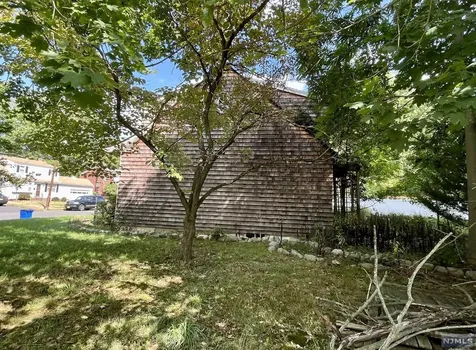 42 Lyon Road Waldwick NJ 07463