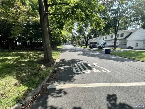42 Lyon Road Waldwick NJ 07463