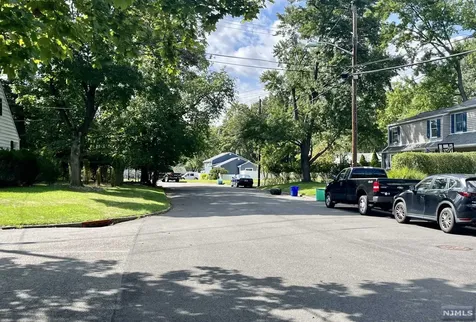 42 Lyon Road Waldwick NJ 07463