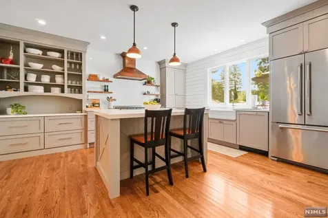 58 E Summit Avenue Midland Park NJ 07432