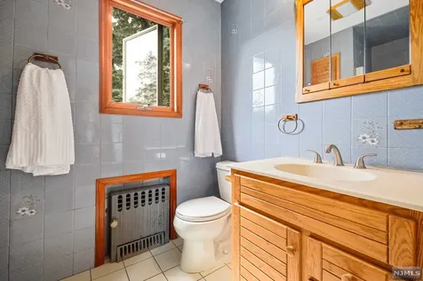 58 E Summit Avenue Midland Park NJ 07432