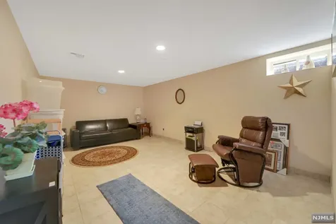 4-43 Summit Avenue Fair Lawn NJ 07410