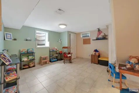 4-43 Summit Avenue Fair Lawn NJ 07410