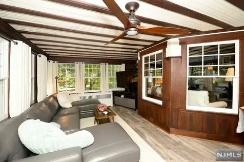 180 Park Avenue Midland Park NJ 07432