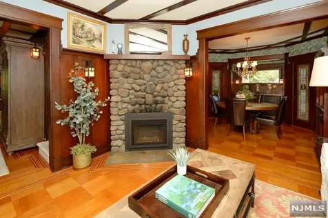 180 Park Avenue Midland Park NJ 07432