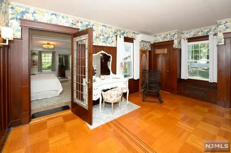 180 Park Avenue Midland Park NJ 07432